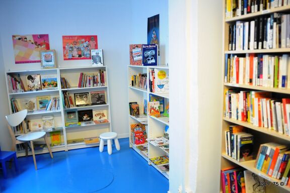 photo du nouvel espace bibliothèque de la Fédération de Paris